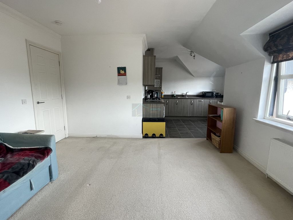 Property photo 3 of 11 Lounge B.Jpg