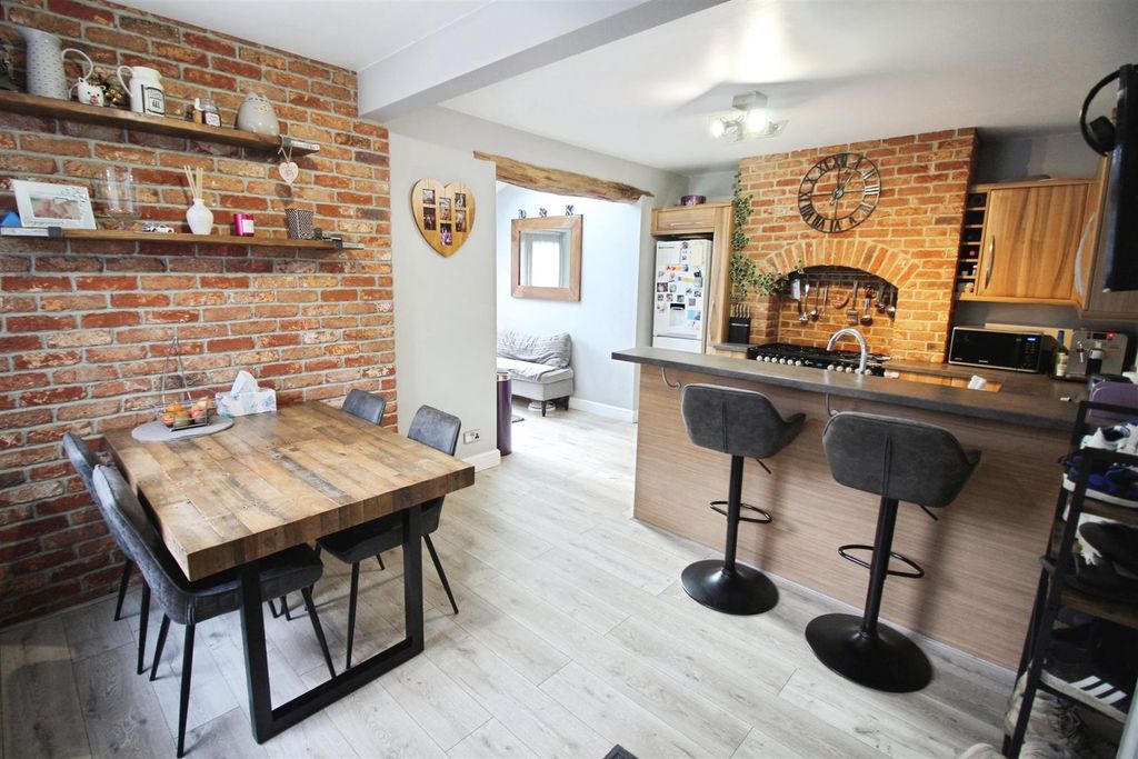 Property photo 3 of 19 Dining Kitchen