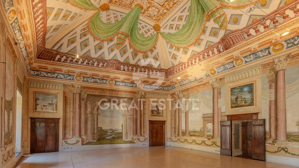 Property photo 2 of 45 Interiors