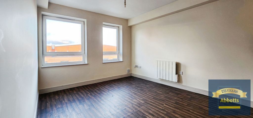 Property photo 2 of 8