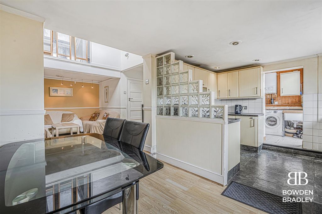 Property photo 2 of 19 Kitchen/Diner