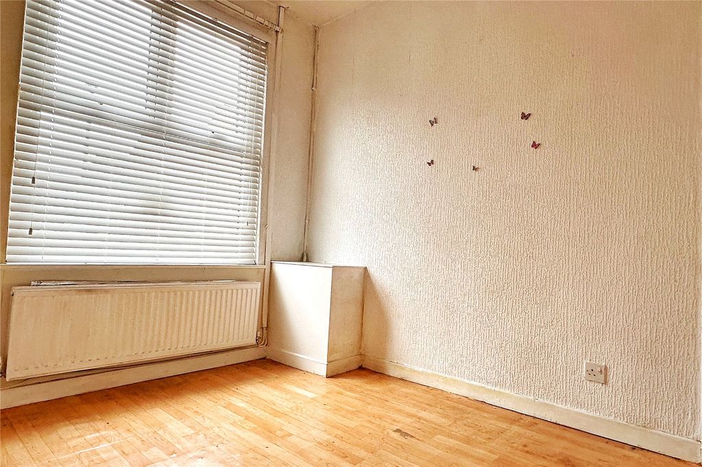 Property photo 3 of 14 Living Room