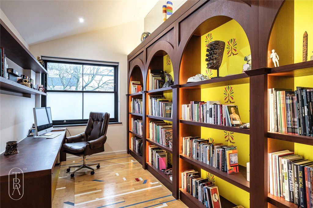 Property photo 3 of 42 Picture No. 06