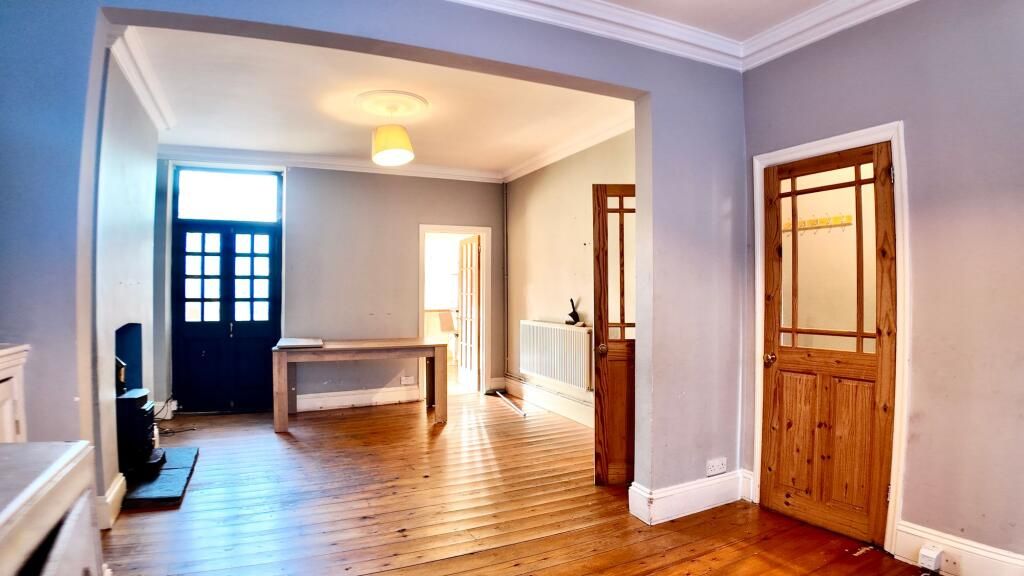 Property photo 3 of 28