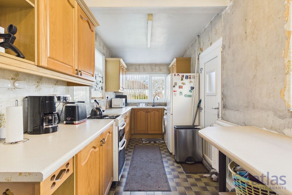 Property photo 3 of 23 Kitchen