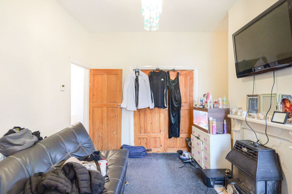 Property photo 3 of 20