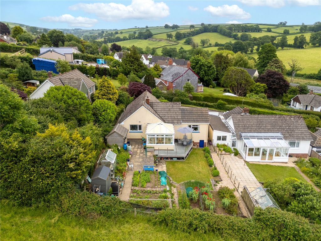 Property photo 2 of 26 Picture No. 24