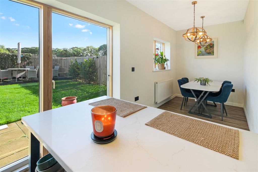 Property photo 3 of 17 Dining