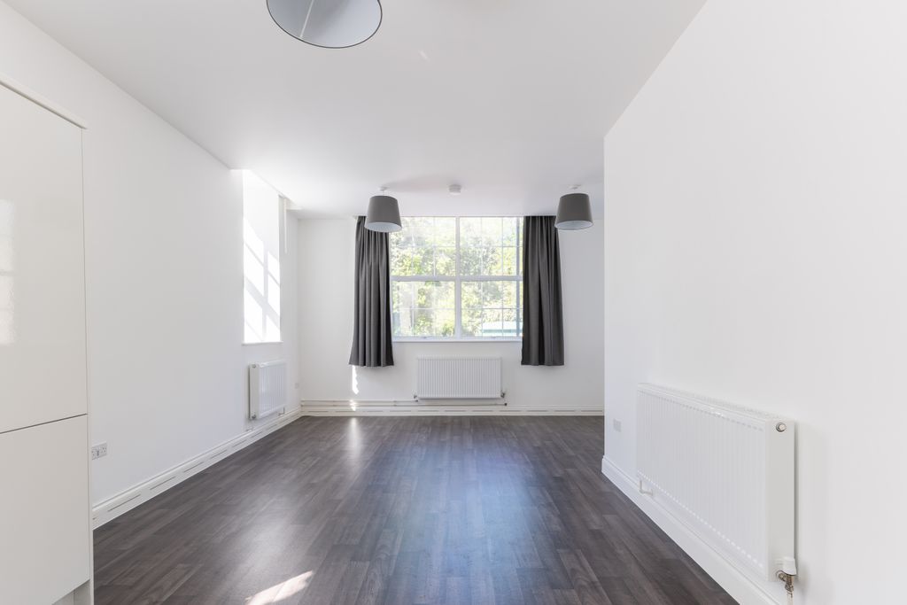 Property photo 3 of 13 3