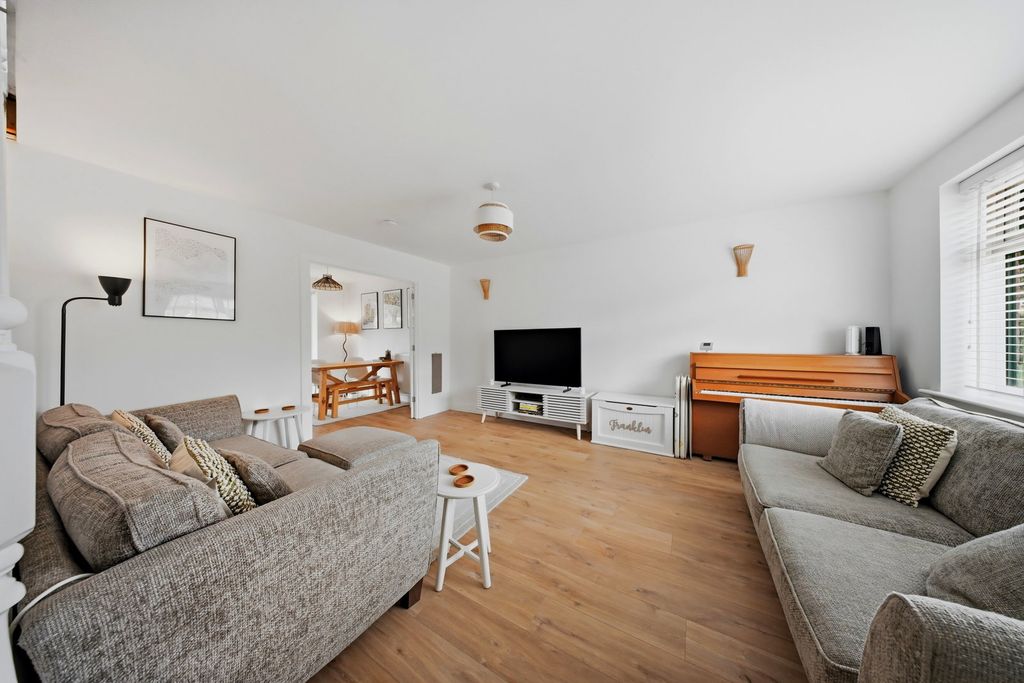 Property photo 2 of 42
