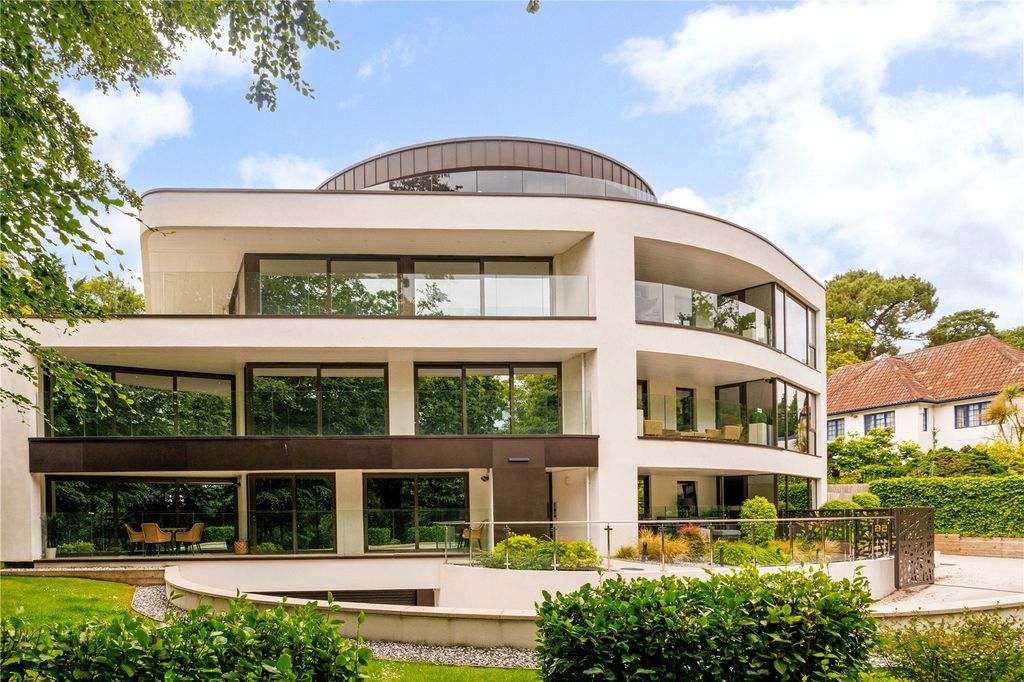 Property photo 1 of 15 External