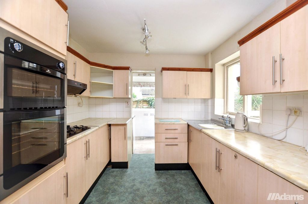 Property photo 3 of 21