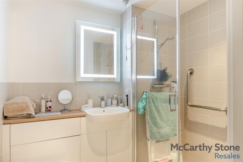 Additional image 7 of 2 bed flat for saleLe Jardin, 20-22 Station Road, Letchworth, Hertfordshire SG6