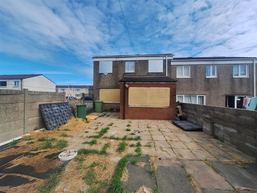 Property photo 2 of 11