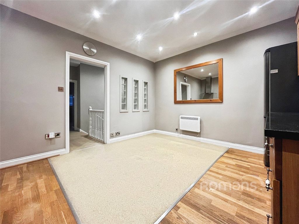 Property photo 3 of 15 Picture No. 28