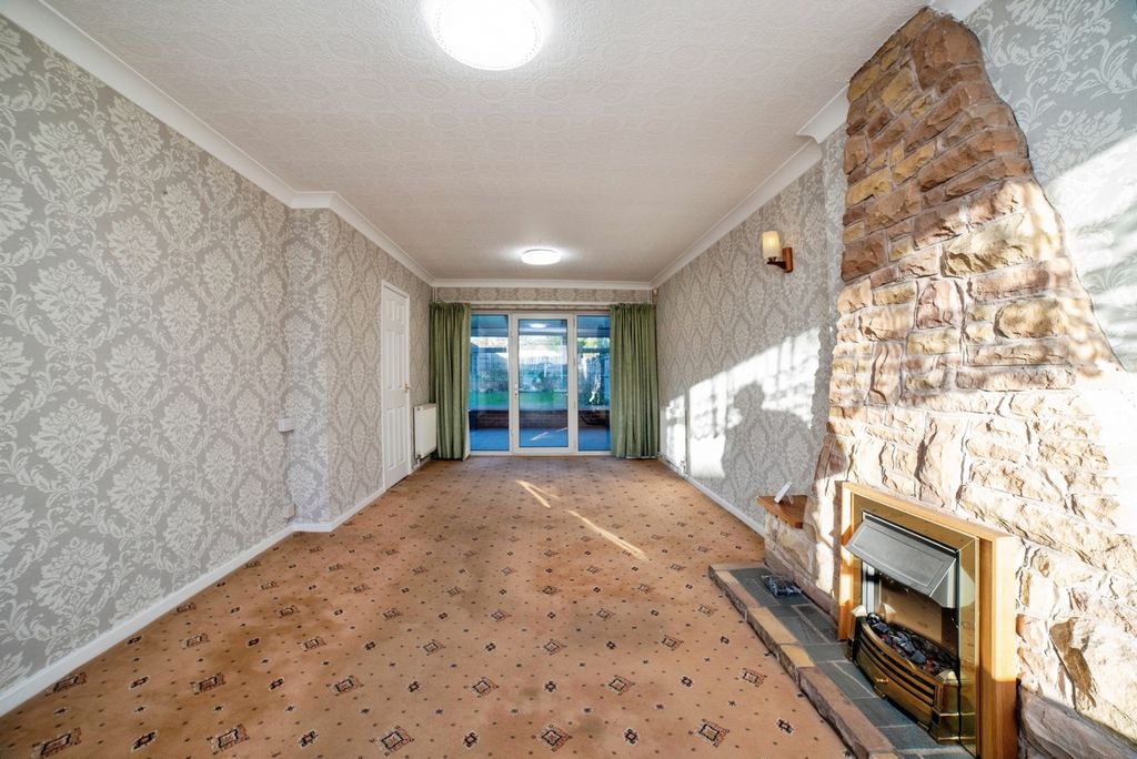 Property photo 2 of 26 Lounge Dining Room