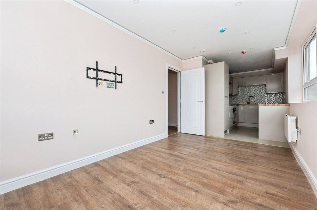 Property photo 2 of 12 Picture No. 40