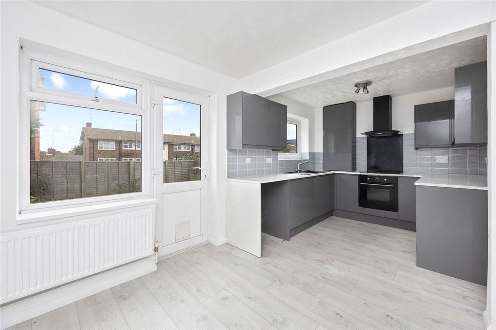 Property photo 2 of 19 Kitchen