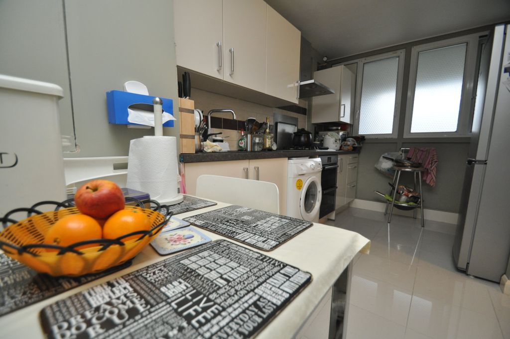 Property photo 2 of 6