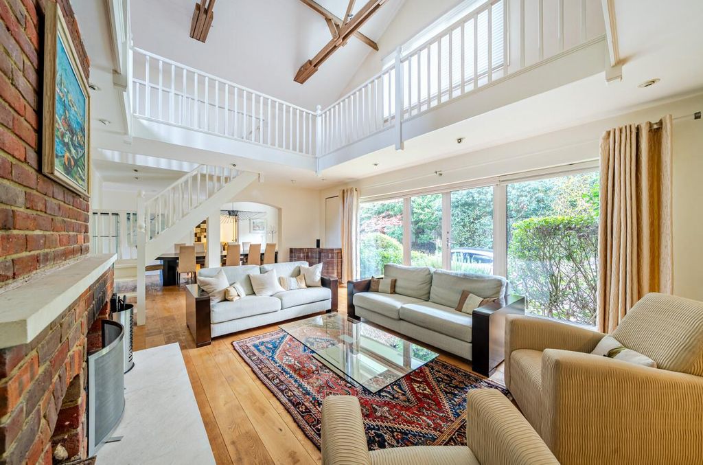 Property photo 2 of 21 Davidson Frost-Wellings, Dfw, Barnet Lane, Elstree