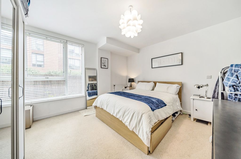 Property photo 2 of 20 Bedroom (2)