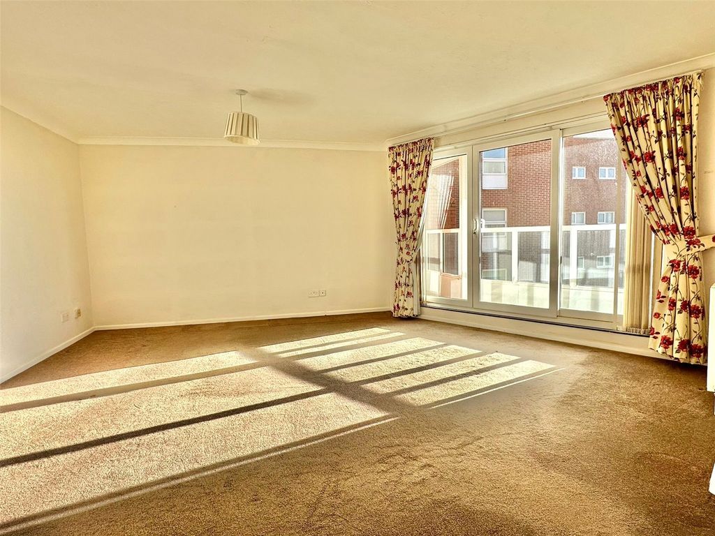 Property photo 3 of 12 Picture No. 01