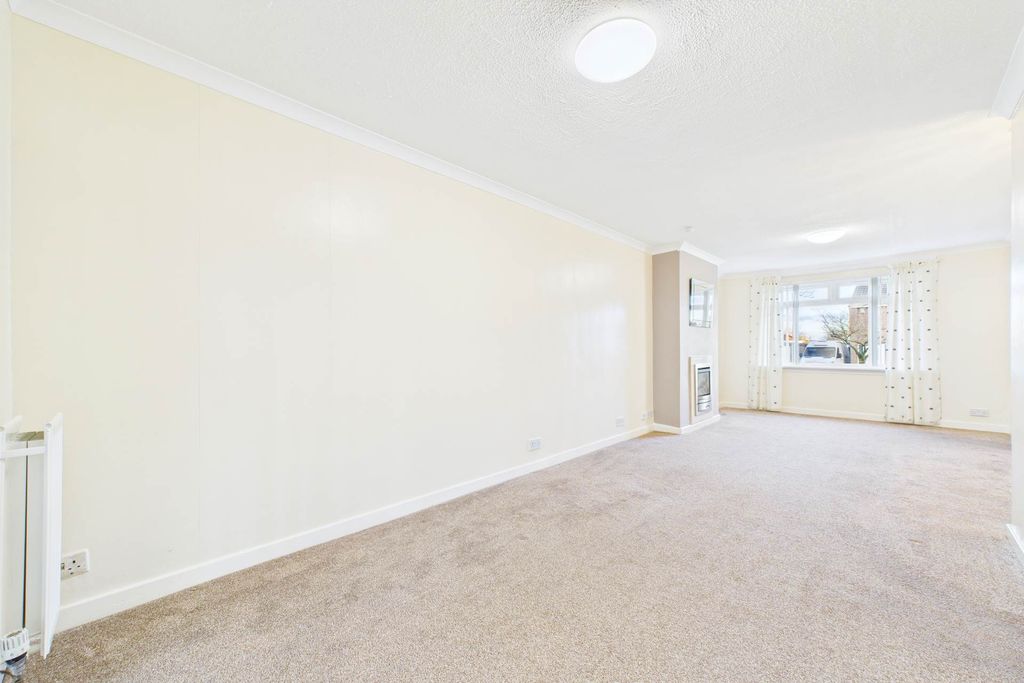 Property photo 3 of 21