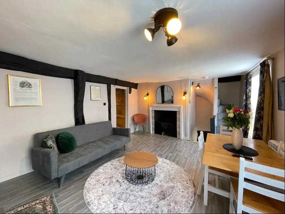 Property photo 2 of 8