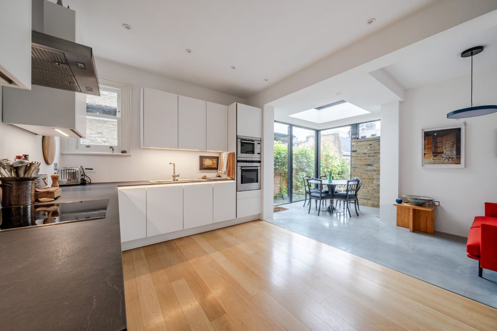 Property photo 2 of 14 Picture No. 04