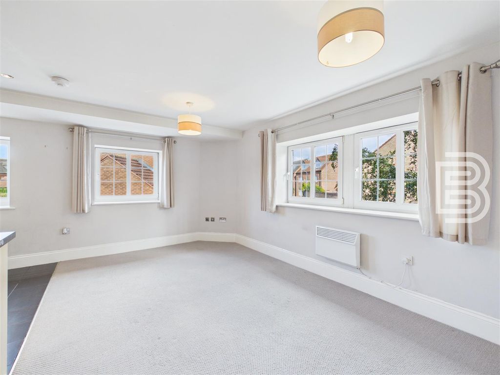 Property photo 3 of 16 Cam03823G0-Pr0232-Still008.Jpg
