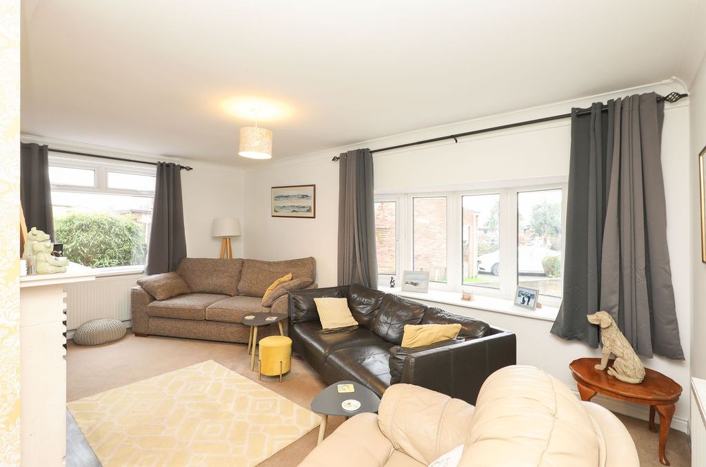 Property photo 2 of 25