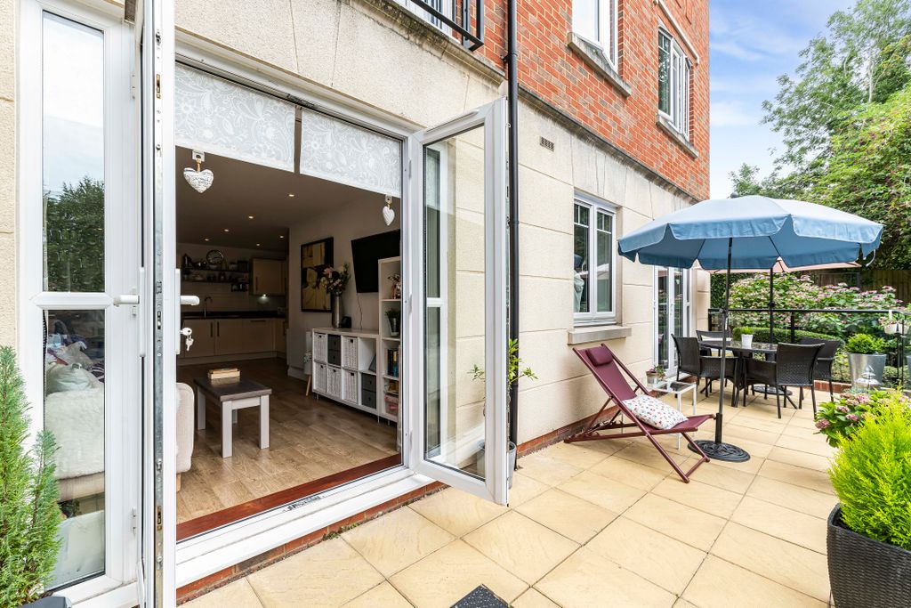Property photo 1 of 12