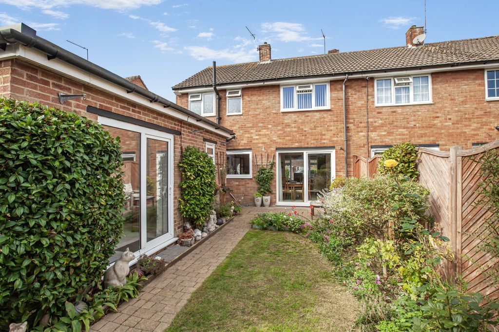 Property photo 2 of 25