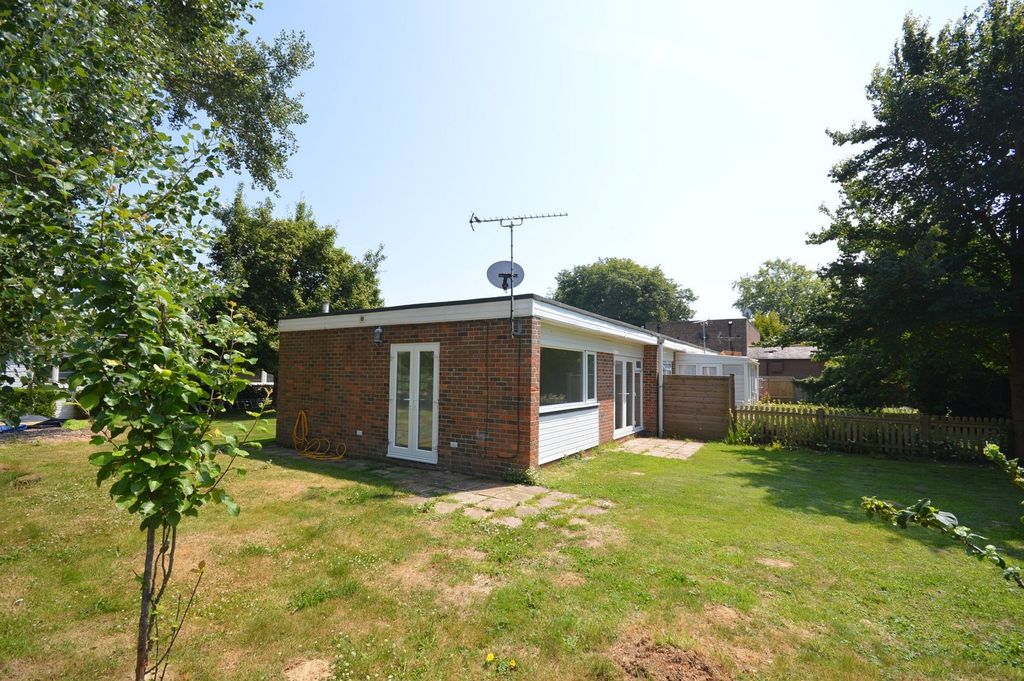 Property photo 1 of 7 Front Bungalow To Rent In West Wittering (Main)