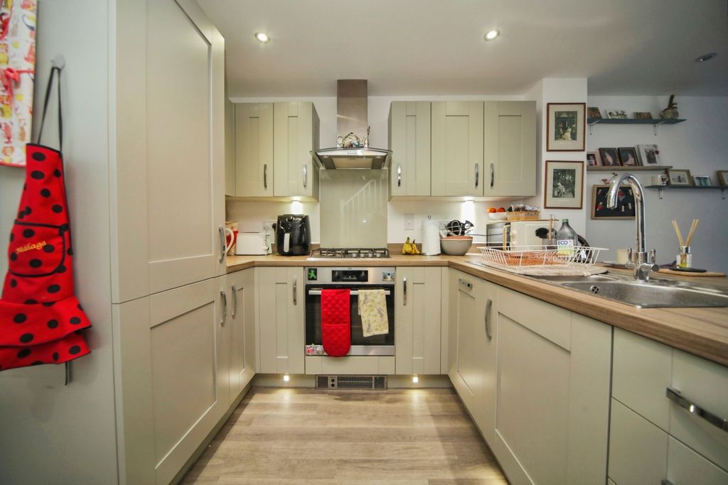 Property photo 2 of 15 Pbox-Img.Jpg