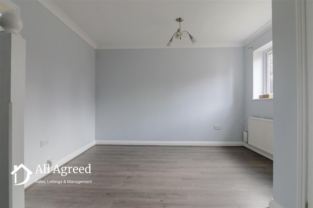 Property photo 3 of 12 Dining Room