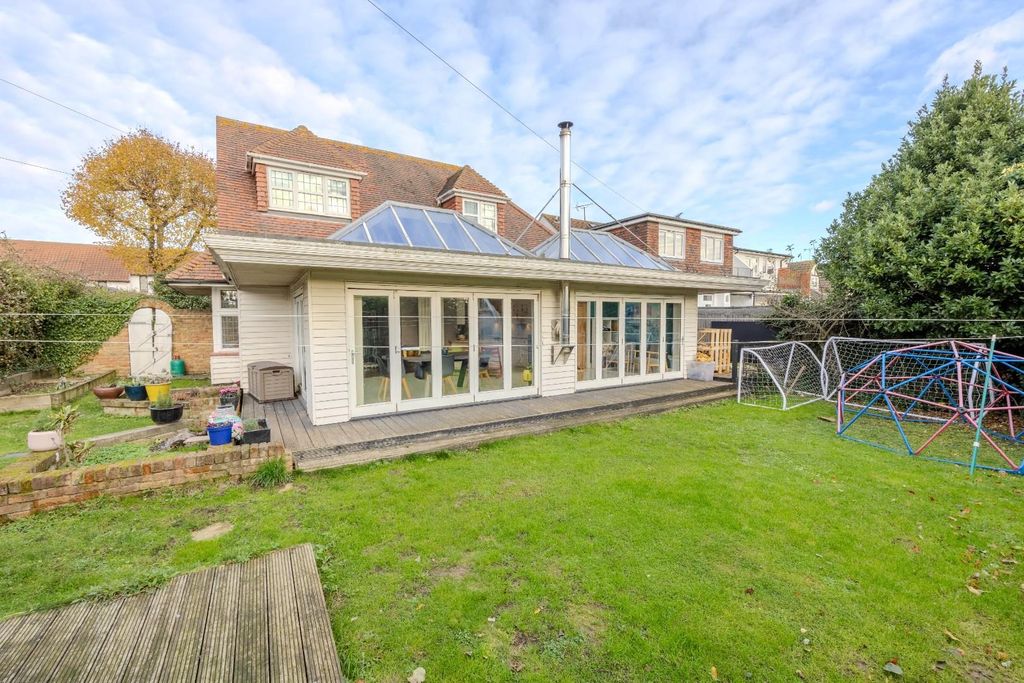 Property photo 3 of 29