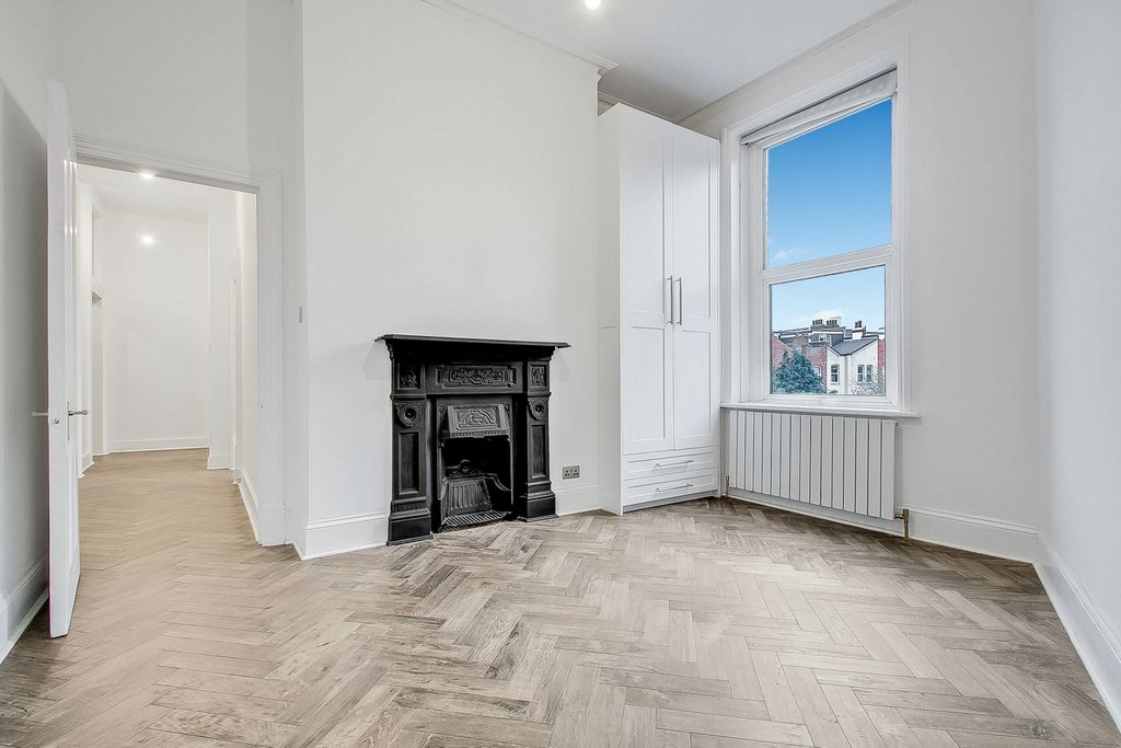 Property photo 2 of 18 Photo 27