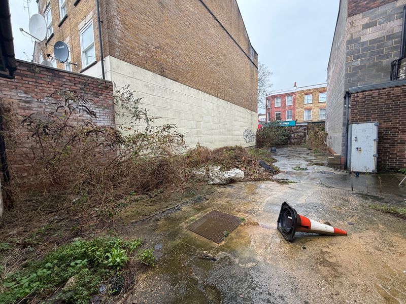 Property photo 2 of 9 Photo 9