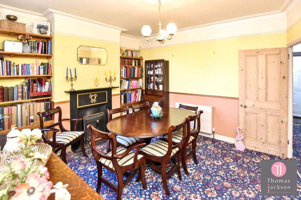 Property photo 3 of 14