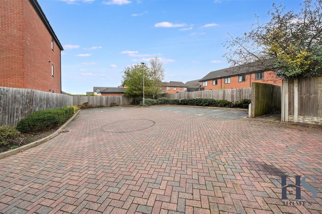 Property photo 3 of 13 Car Park.Jpg