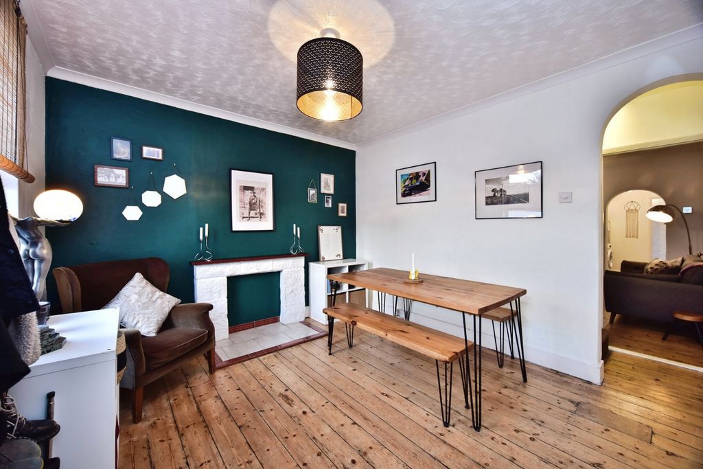 Property photo 3 of 15 Dining Room