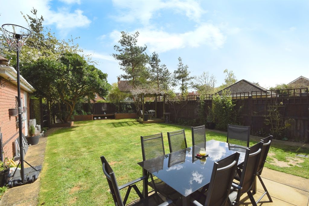 Property photo 2 of 21