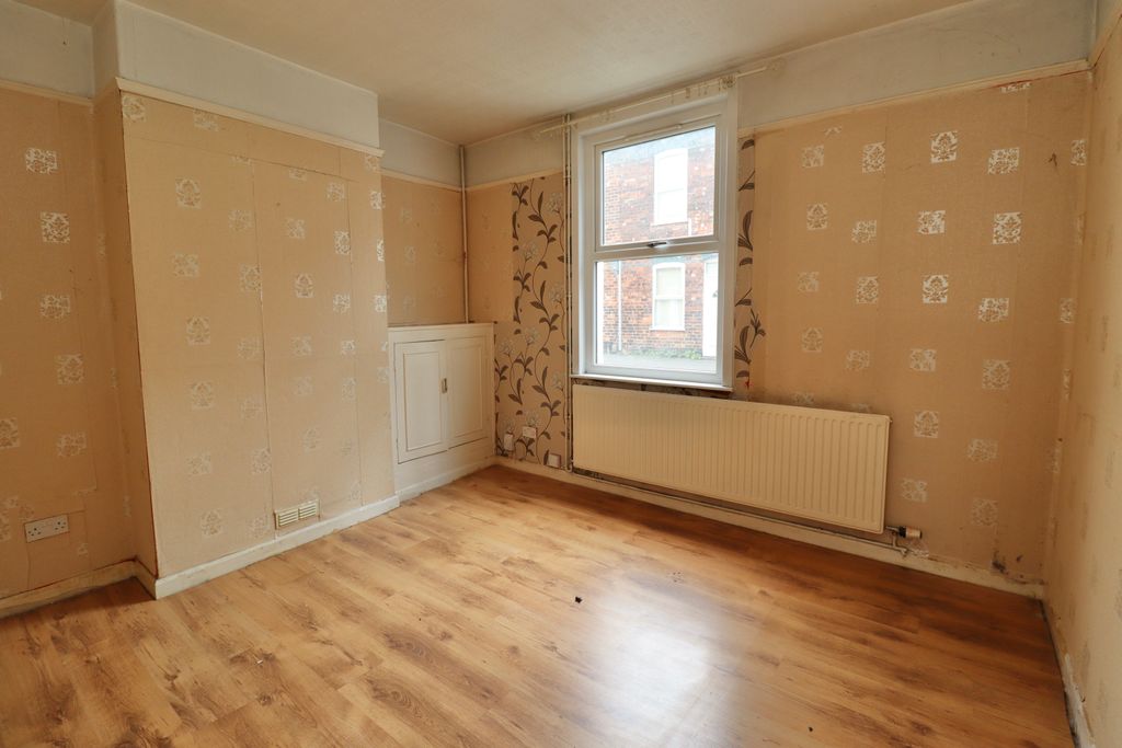 Property photo 2 of 8