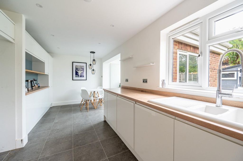 Property photo 3 of 15 Kitchen/Dining Room