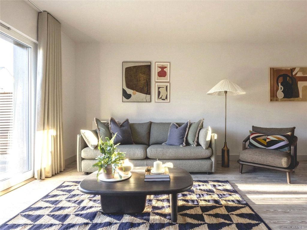 Property photo 3 of 21 Picture No. 02