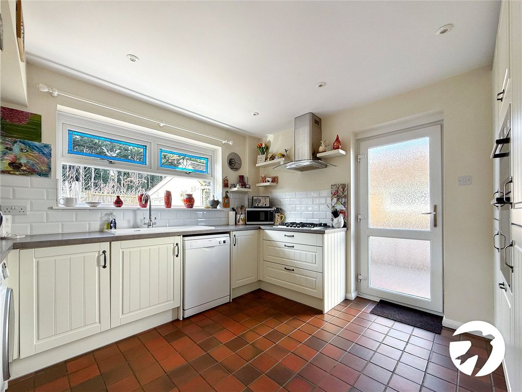 Property photo 3 of 16 Picture No. 12
