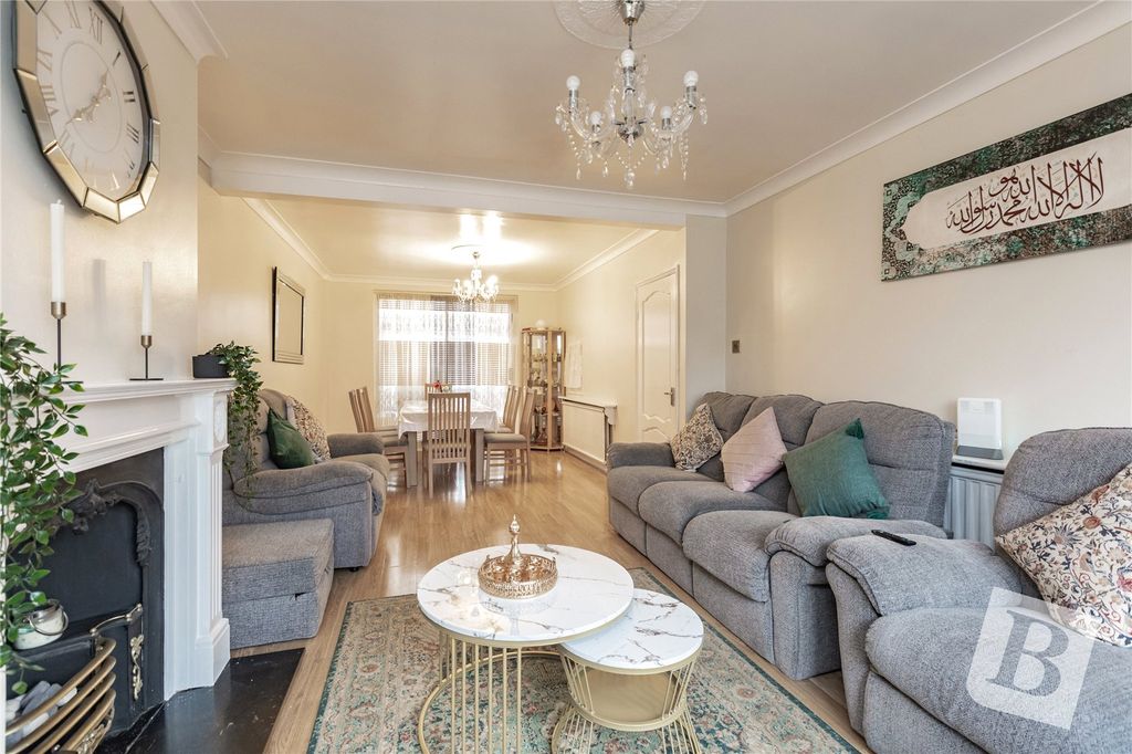 Property photo 2 of 13 Lounge