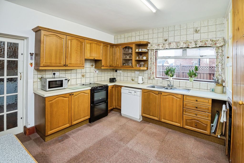 Property photo 2 of 20 Pbox-Img.Jpg