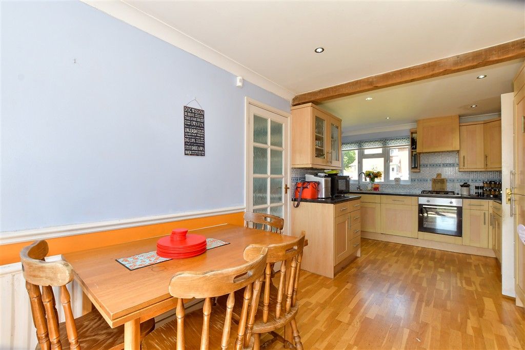 Property photo 3 of 10 Kitchen/ Dining Room